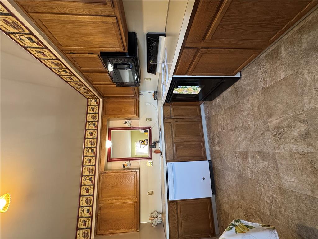 324 W 2nd Street Property Photo 13