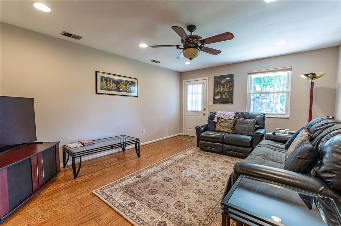2442 Lisa Lane Property Photo 3