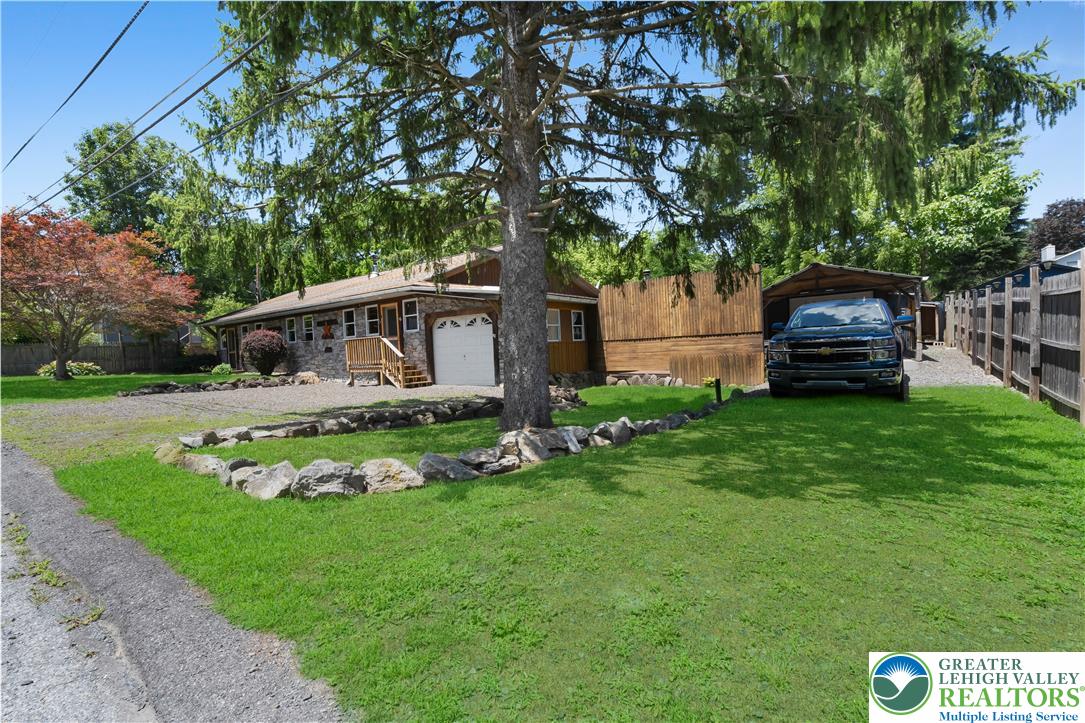 95 Young Street Property Photo 2