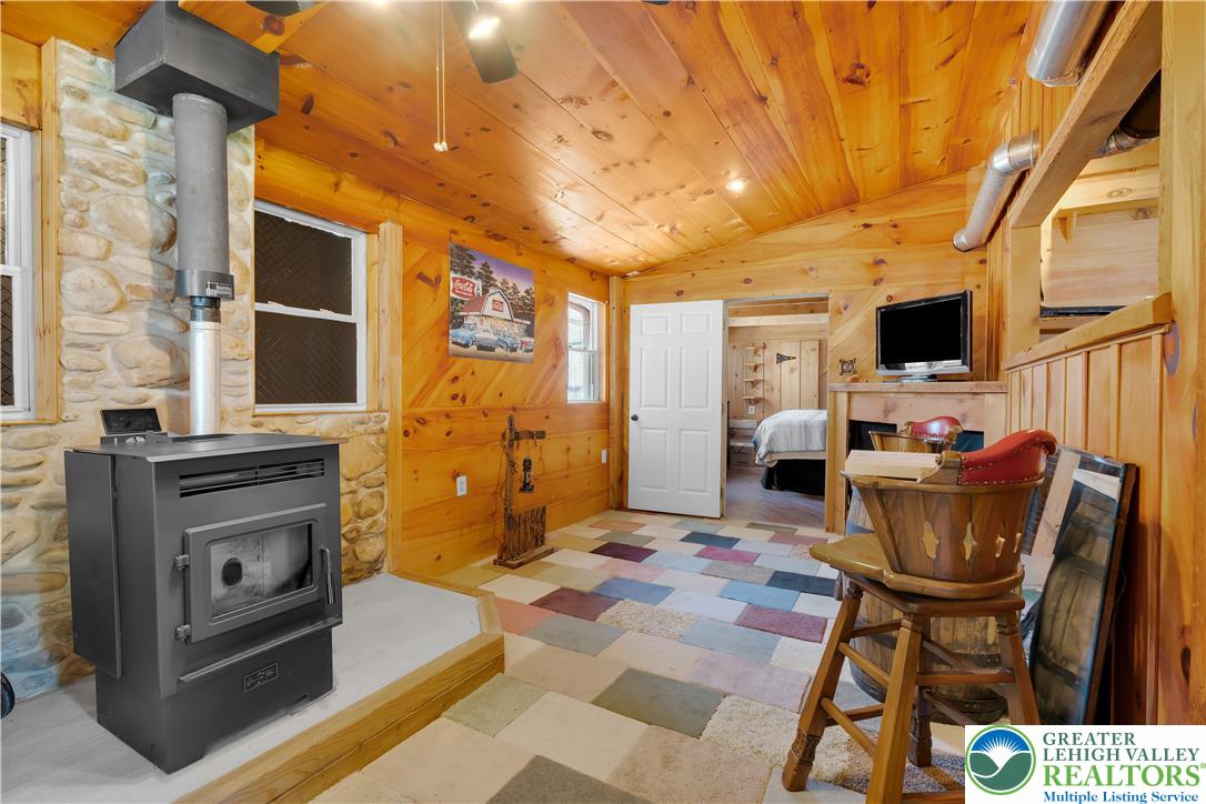 95 Young Street Property Photo 10