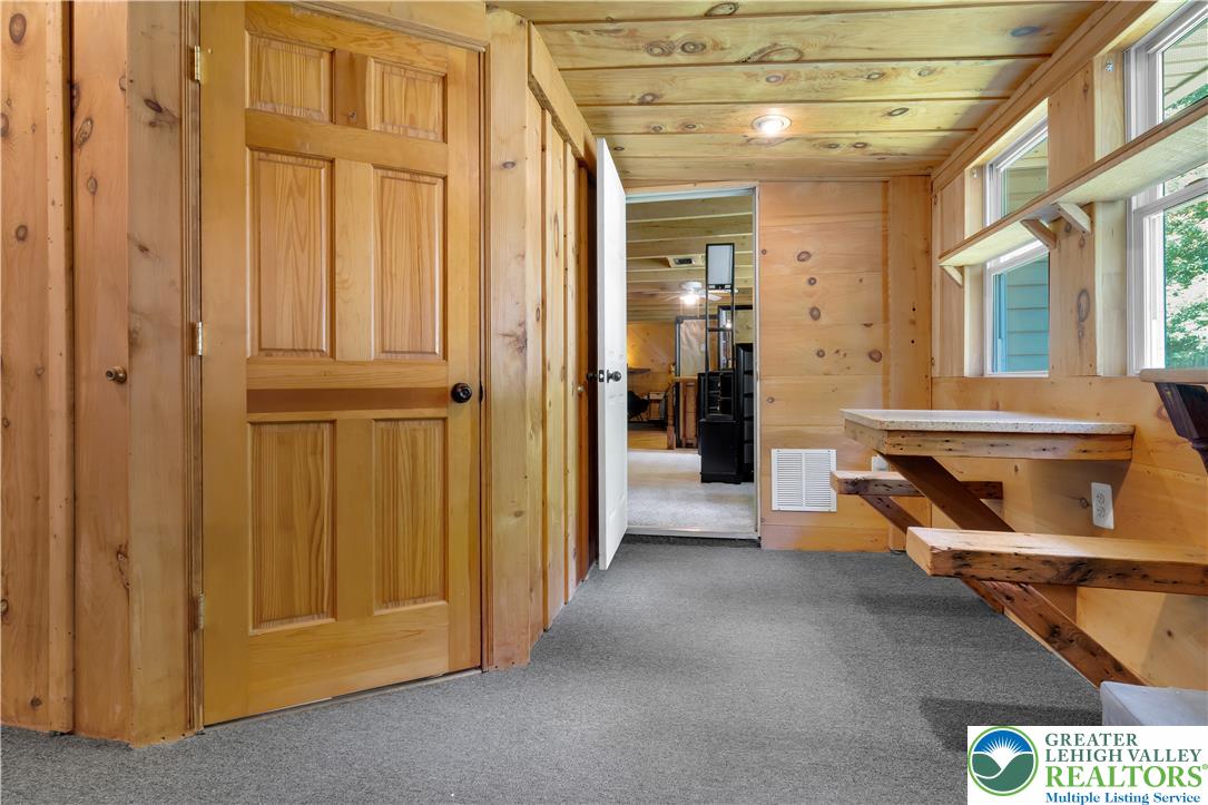 95 Young Street Property Photo 17