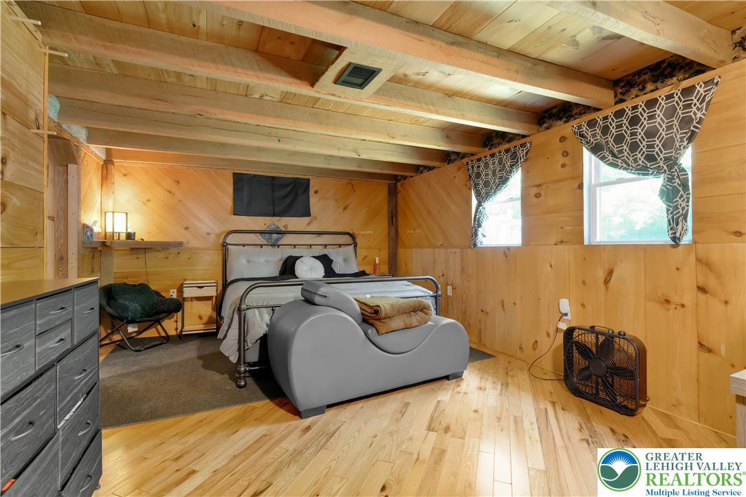 95 Young Street Property Photo 20