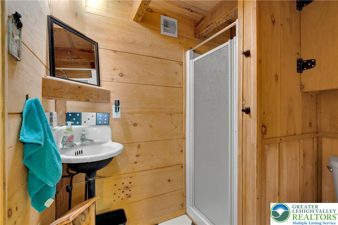 95 Young Street Property Photo 27