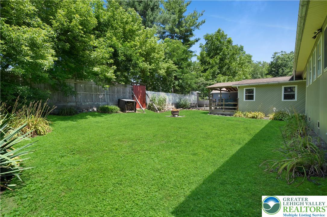 95 Young Street Property Photo 36