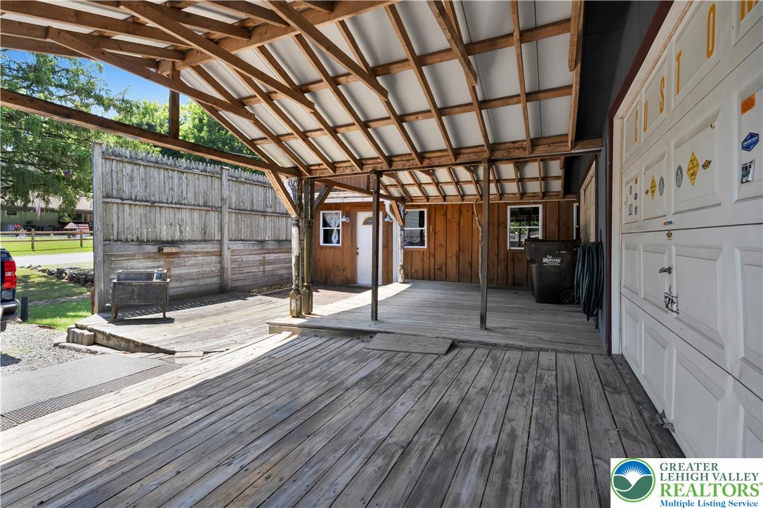 95 Young Street Property Photo 40