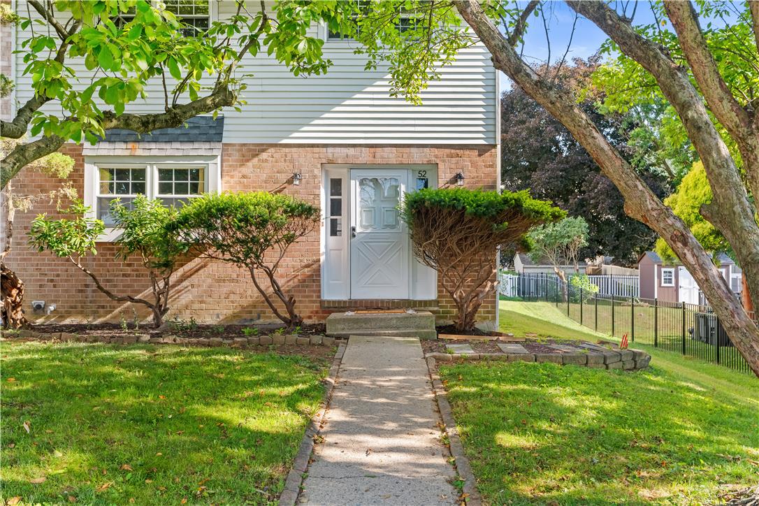 52 Willow Street Property Photo 2