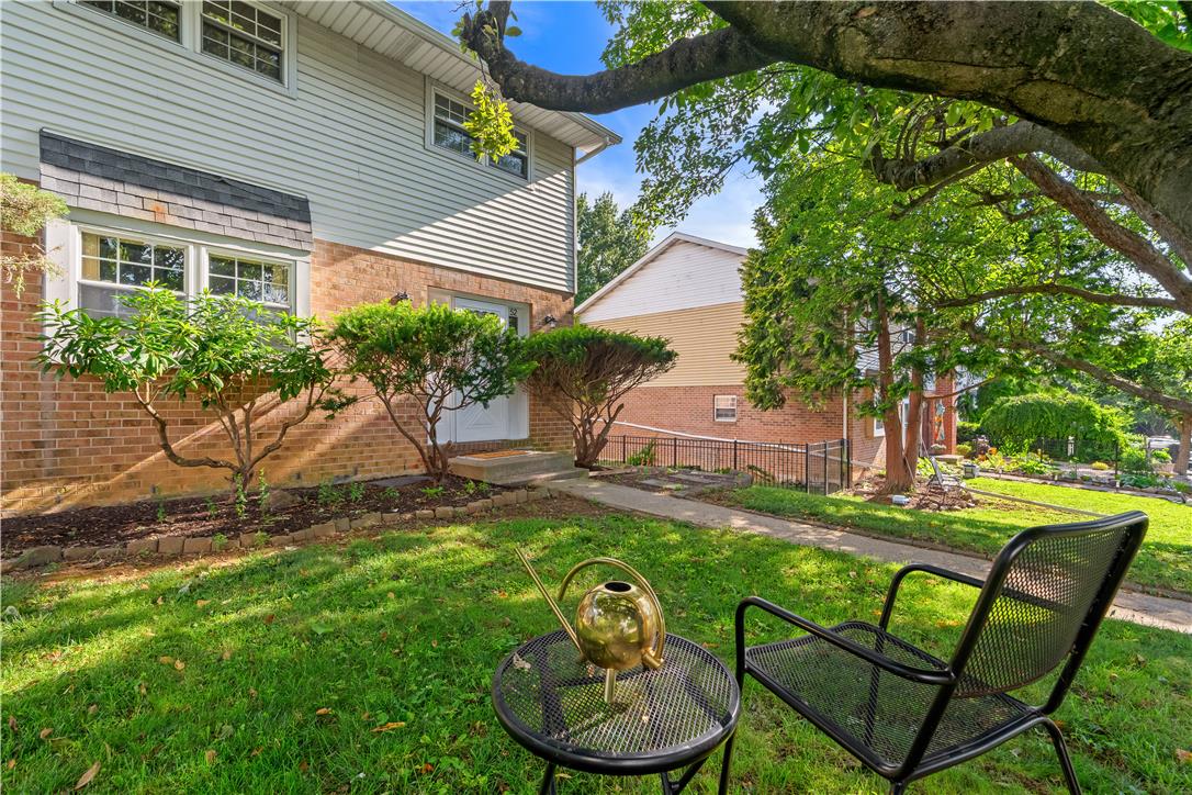 52 Willow Street Property Photo 4
