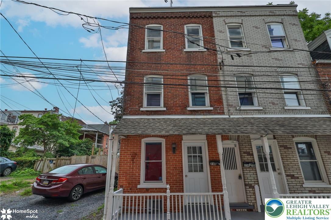 230 North Nagle Street Property Photo 1