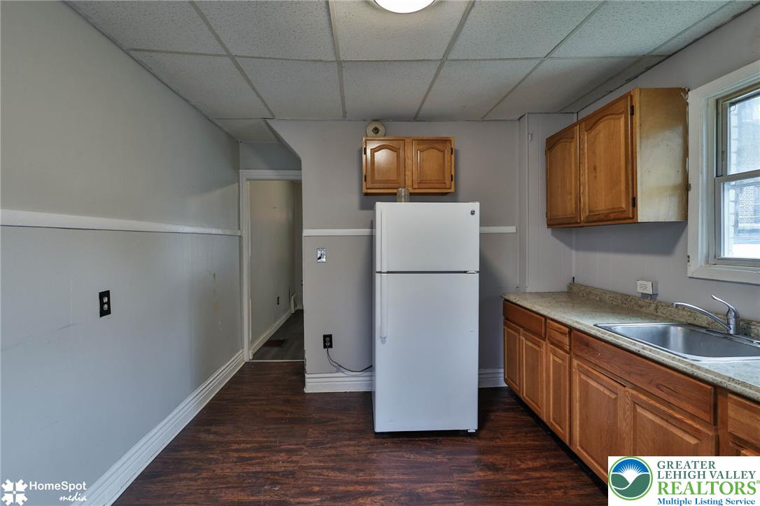 230 North Nagle Street Property Photo 13