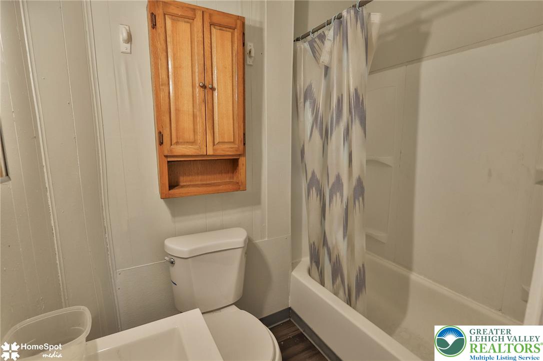 230 North Nagle Street Property Photo 14