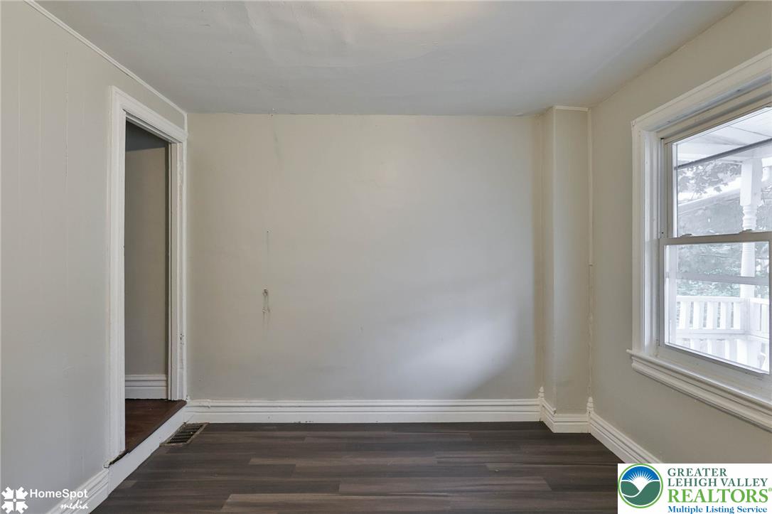 230 North Nagle Street Property Photo 23