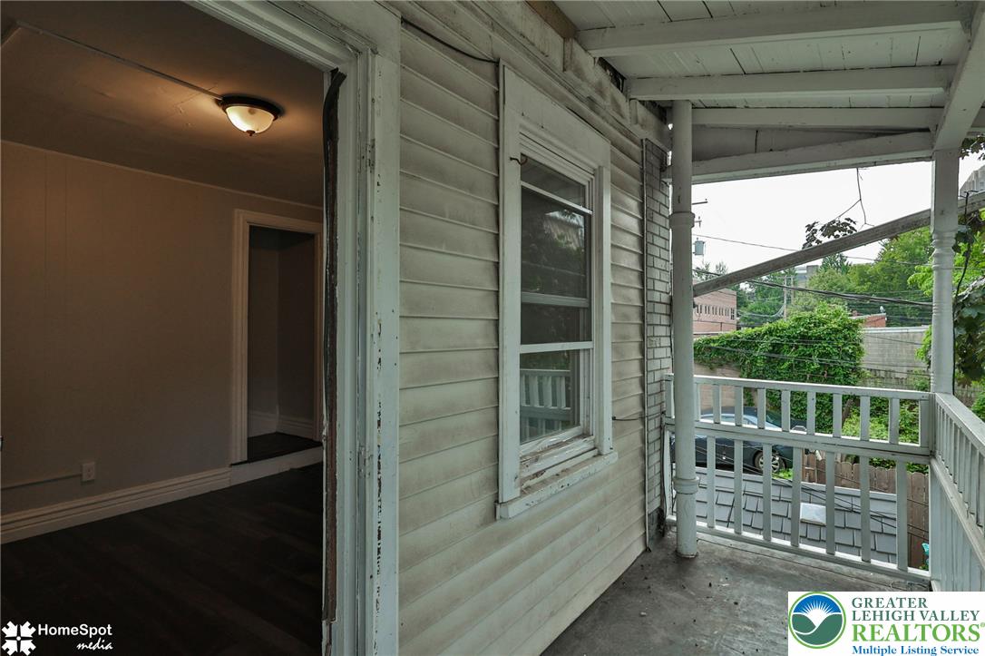 230 North Nagle Street Property Photo 27