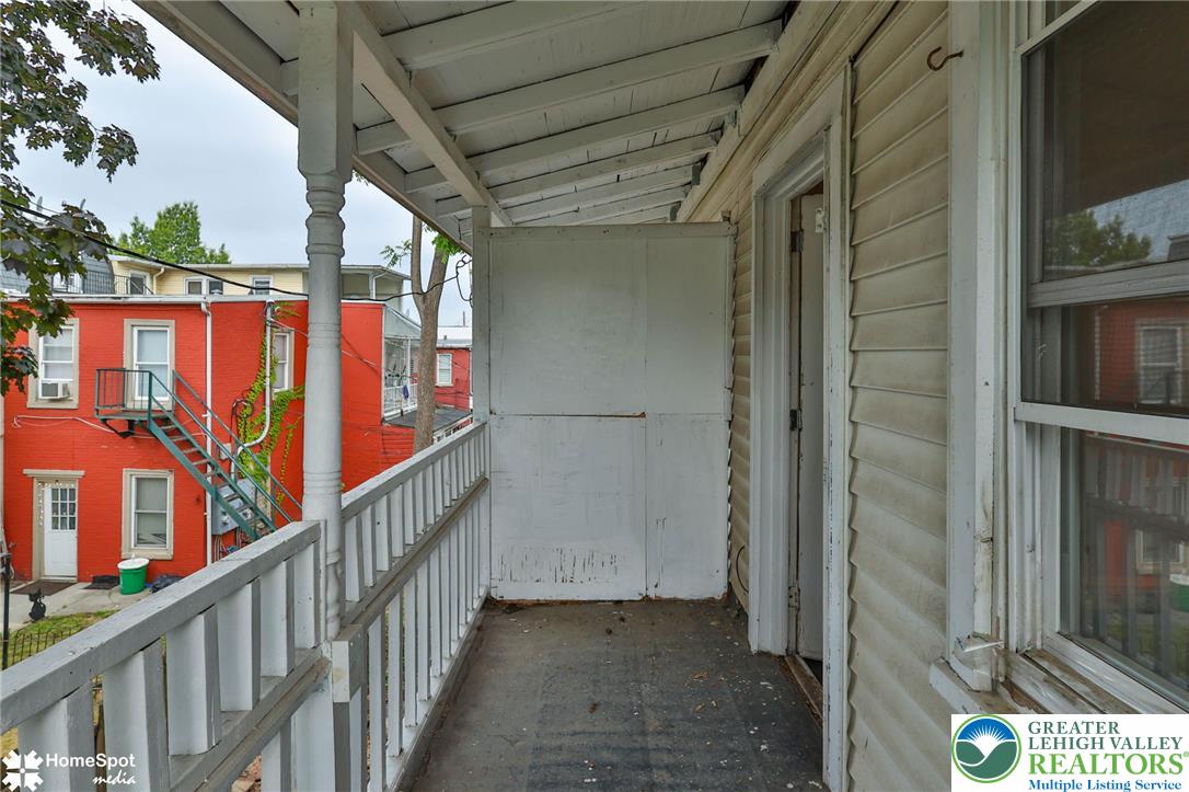 230 North Nagle Street Property Photo 28