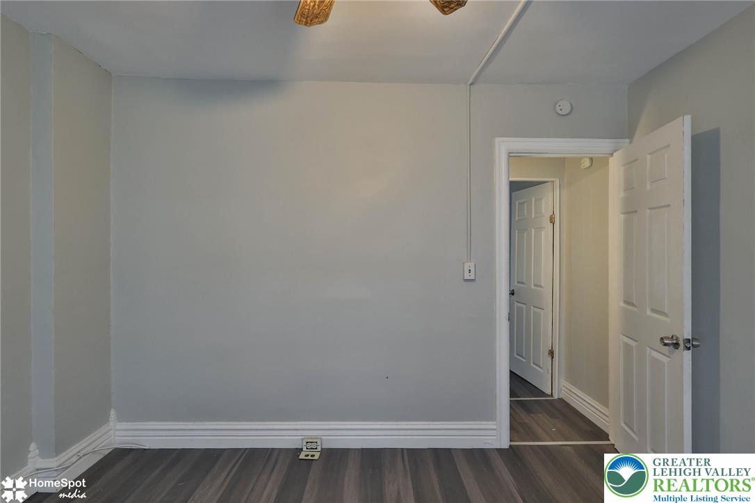 230 North Nagle Street Property Photo 34