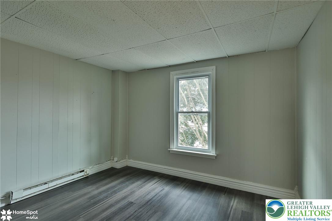 230 North Nagle Street Property Photo 36