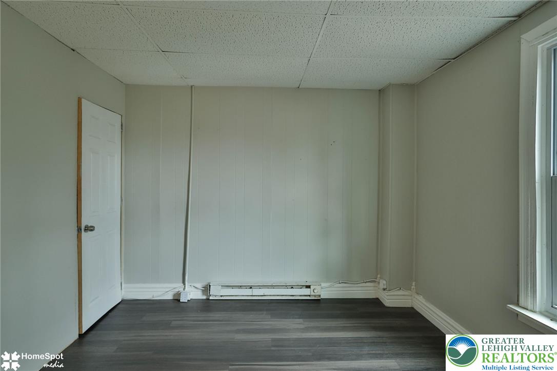 230 North Nagle Street Property Photo 37