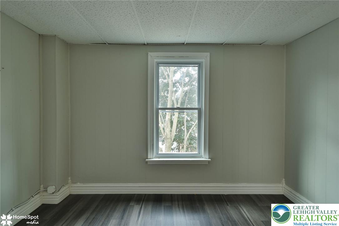 230 North Nagle Street Property Photo 40
