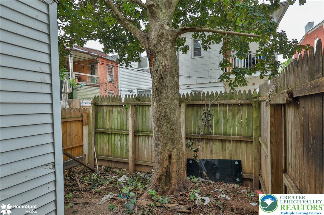 230 North Nagle Street Property Photo 42
