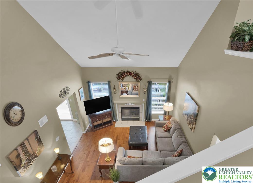 2184 Greenmeadow Drive Property Photo 6