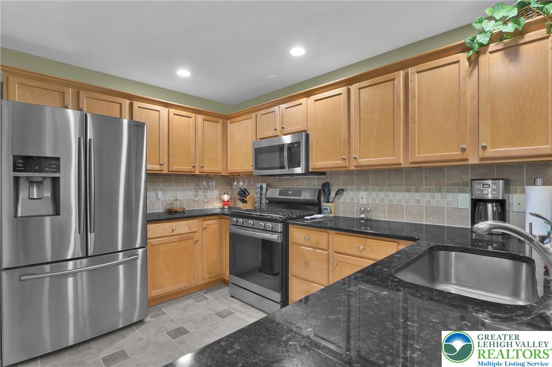 2184 Greenmeadow Drive Property Photo 13
