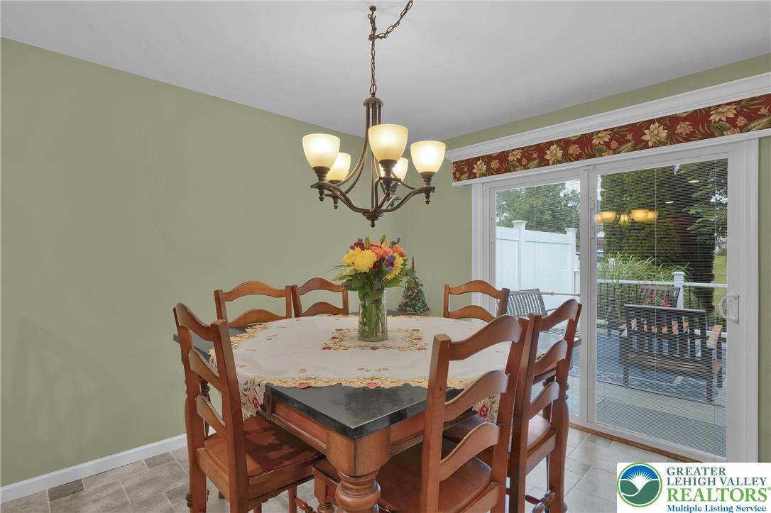 2184 Greenmeadow Drive Property Photo 14