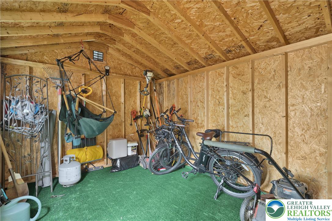 2184 Greenmeadow Drive Property Photo 49