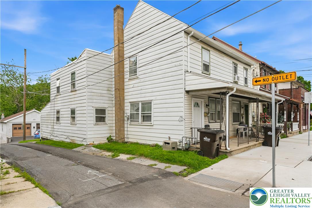 229 Main Street Property Photo 3