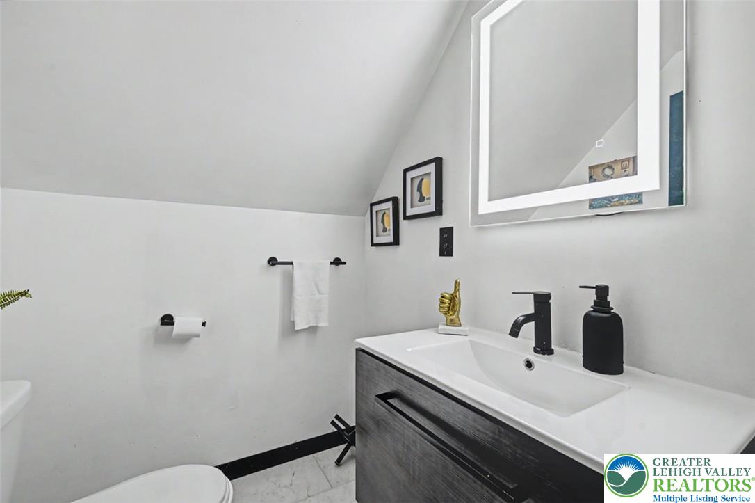1717 Rolling Hills Drive Property Photo 36