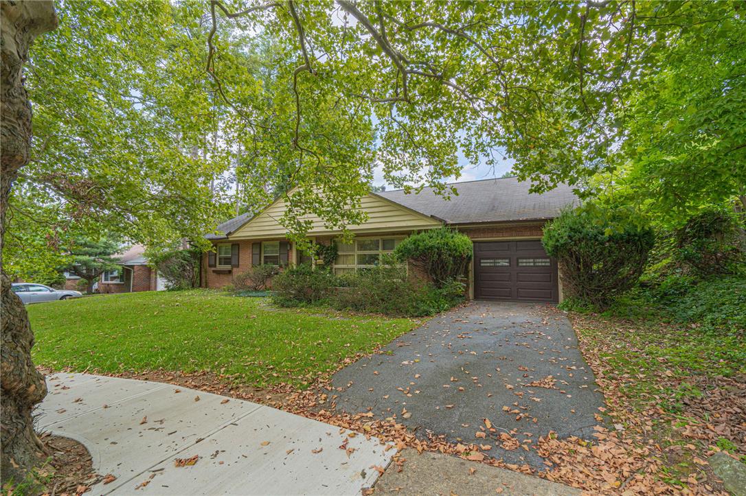 1055 Lehigh Parkway East Property Photo 3