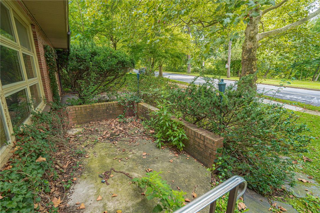1055 Lehigh Parkway East Property Photo 5