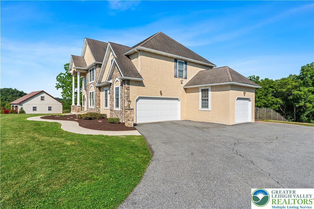 3940 Whitetail Court Property Photo 6