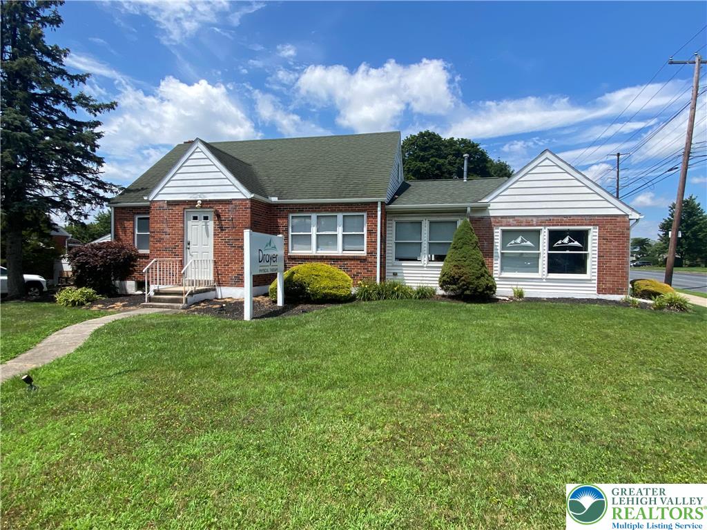 3103 West Emaus Avenue Property Photo 1