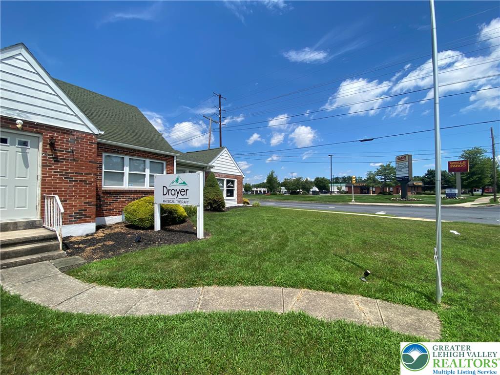 3103 West Emaus Avenue Property Photo 2