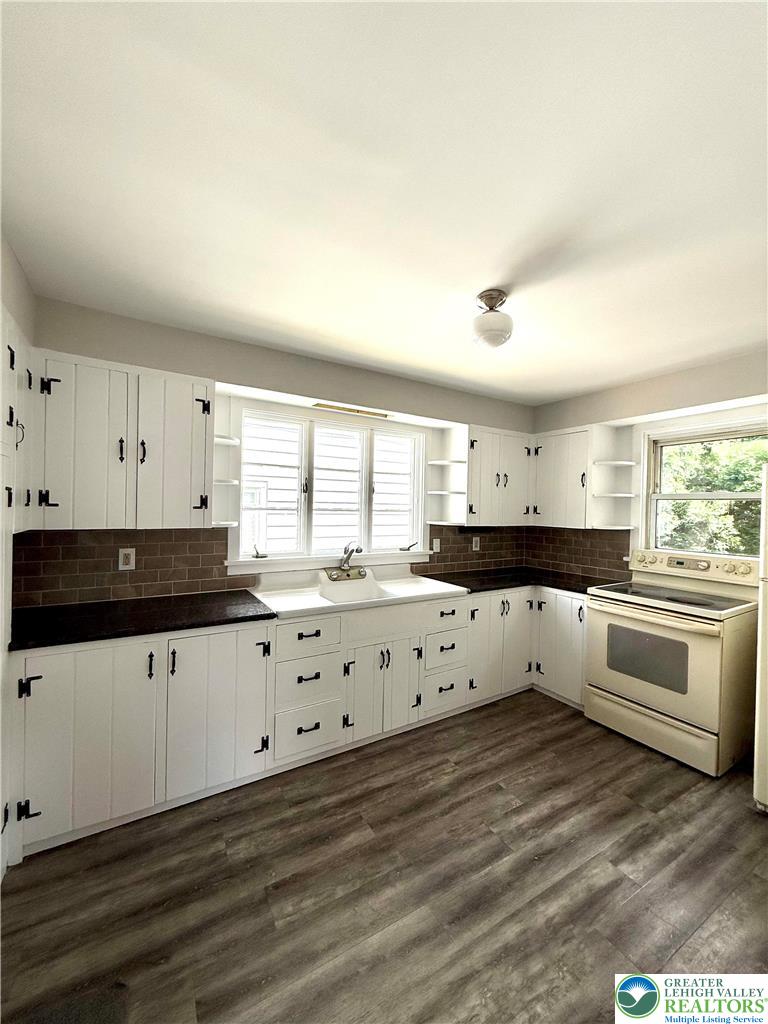 720 Park Street Property Photo 10