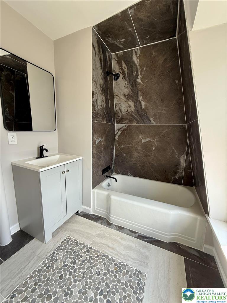 720 Park Street Property Photo 14