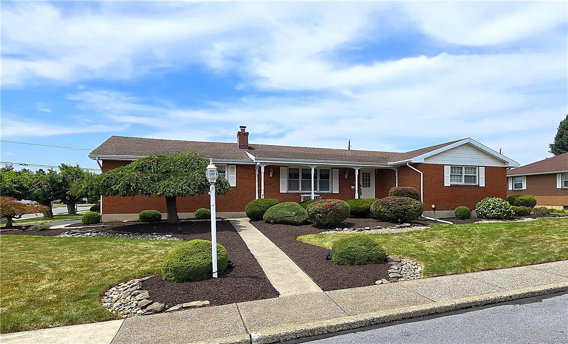 3203 Parkview Drive Property Photo 1