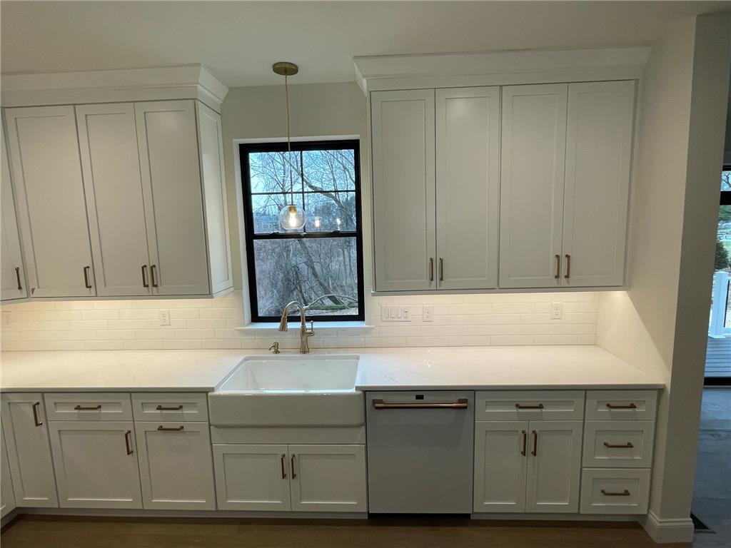 4825 Mountain Drive Property Photo 12