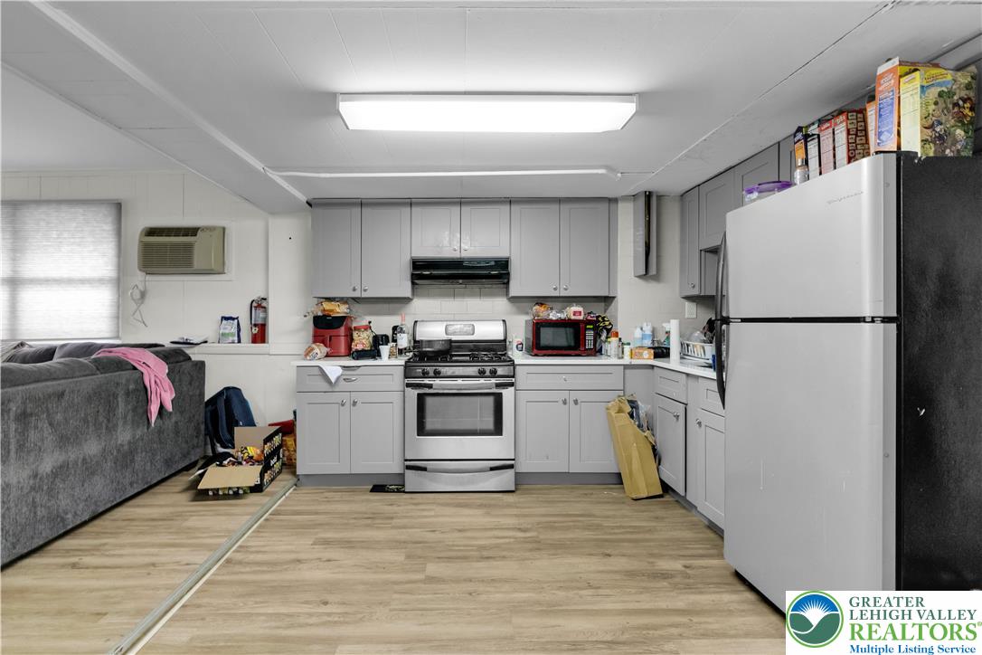 1901 Willow Park Road Property Photo 3