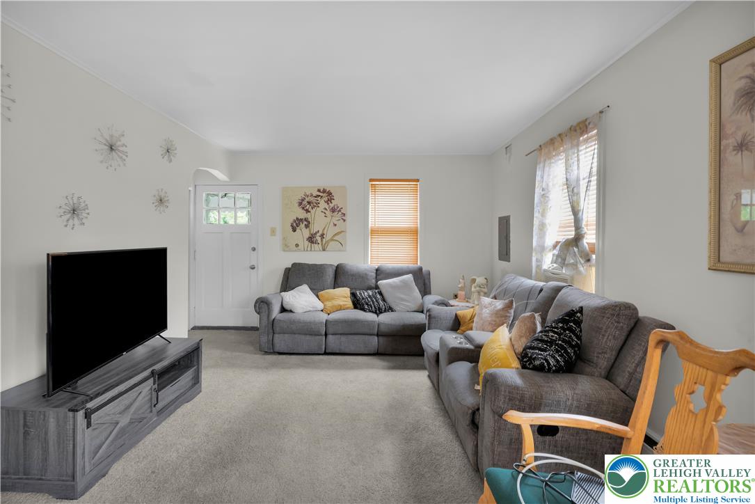 1901 Willow Park Road Property Photo 7