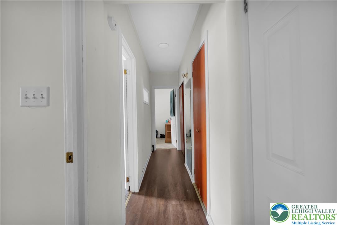 1901 Willow Park Road Property Photo 14