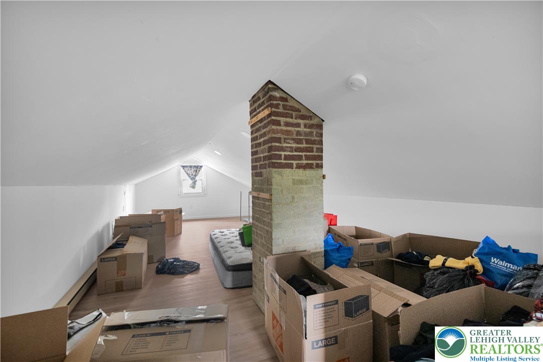 1901 Willow Park Road Property Photo 17
