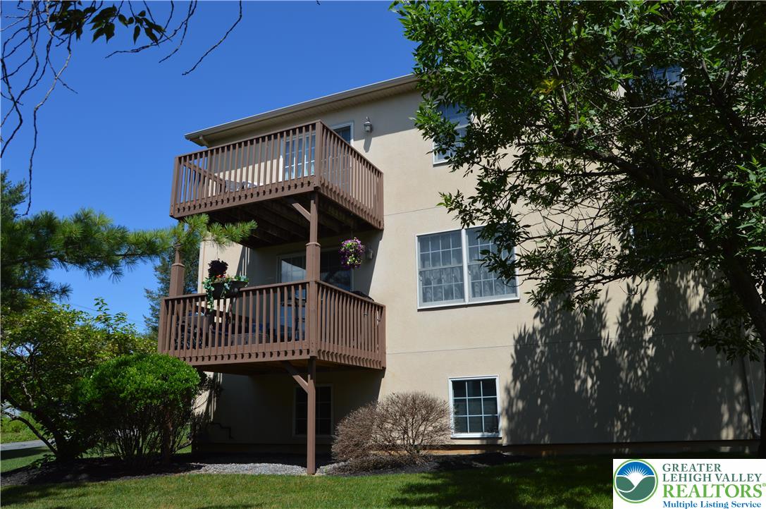 17 Tamarack Court Property Photo 2