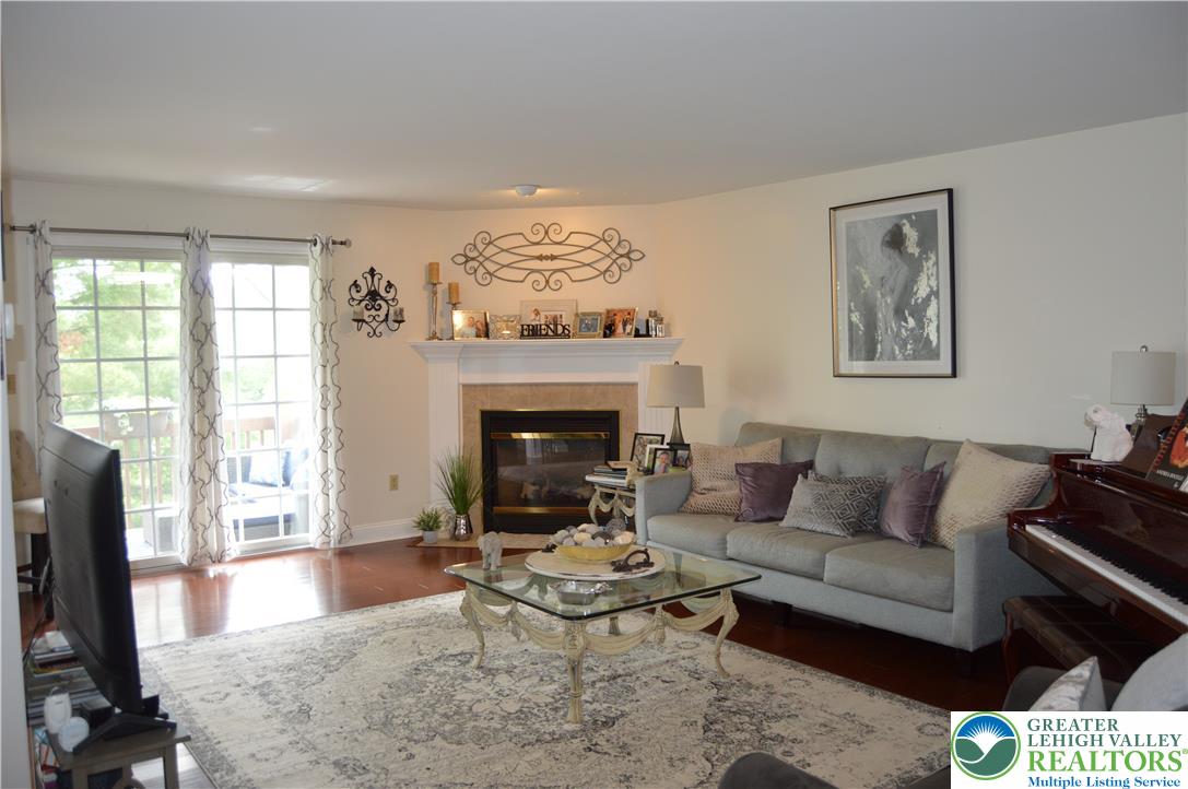 17 Tamarack Court Property Photo 4