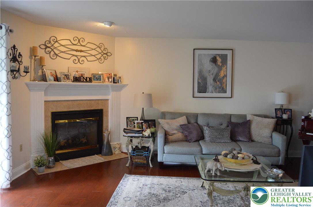 17 Tamarack Court Property Photo 5