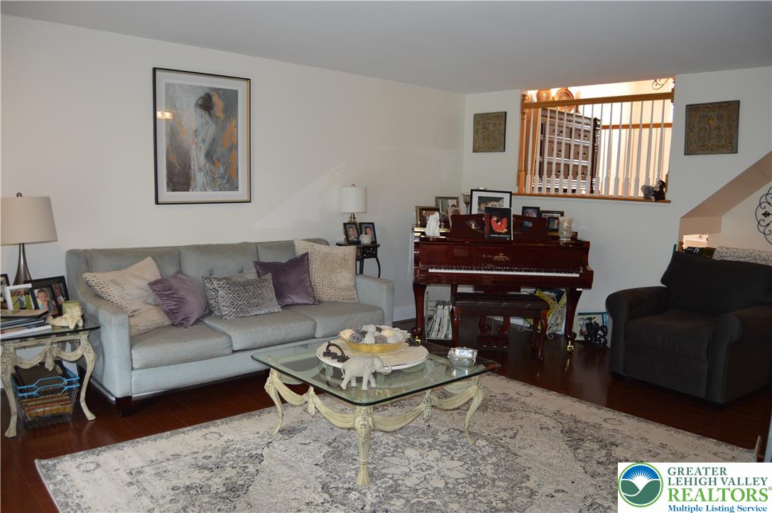 17 Tamarack Court Property Photo 6