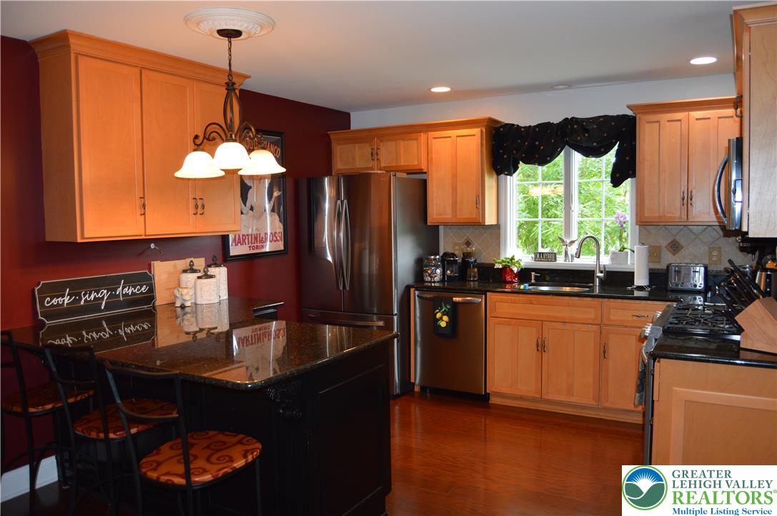 17 Tamarack Court Property Photo 7