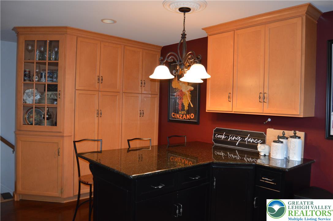 17 Tamarack Court Property Photo 10