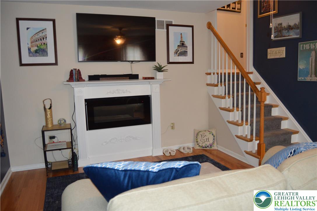 17 Tamarack Court Property Photo 18