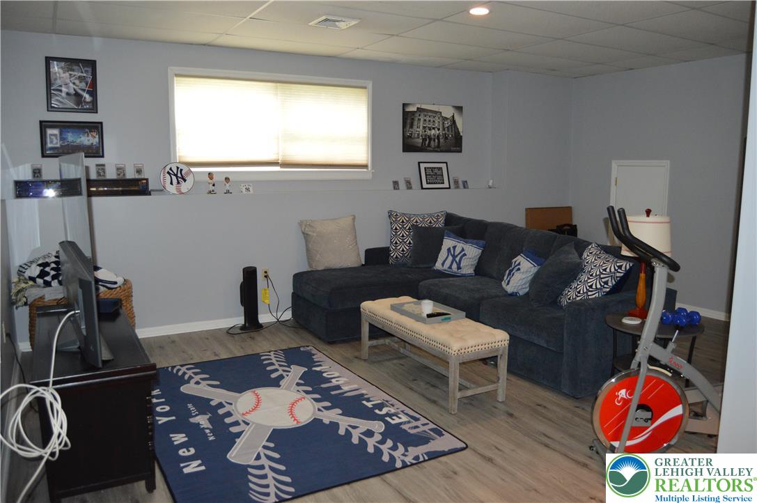 17 Tamarack Court Property Photo 20