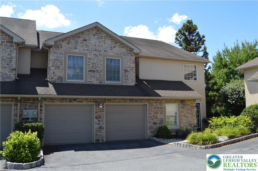 17 Tamarack Court Property Photo 23